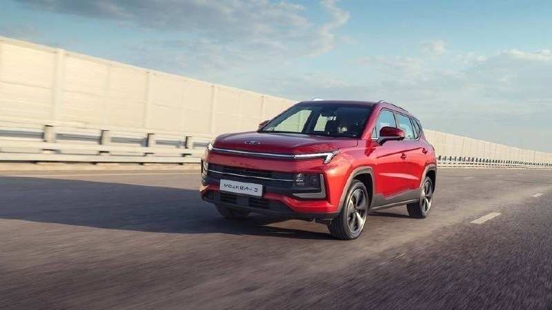 "Автостат": продажи "Москвичей" продолжают стремительно падать В ноябре 2025 года в России было реализовано около 1,4 тысячи новых автомобилей #Москвич - на 47% меньше, чем за аналогичный месяц 2024-го, сообщило агентство "Автостат".Основной объем пришелся на кроссовер #Москвич3, доля которого составила 82%.
