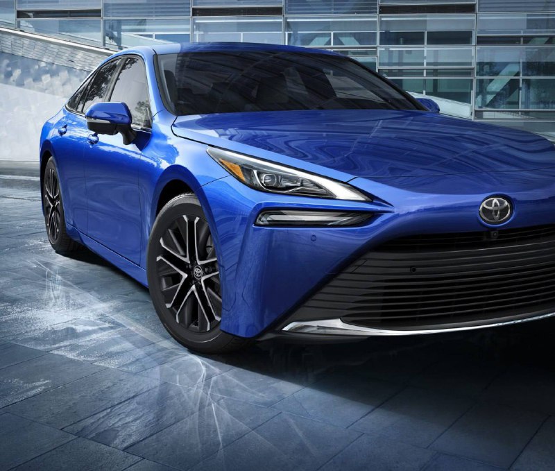 Обновлённый водородный седан Toyota Mirai: мощнее и стильнее