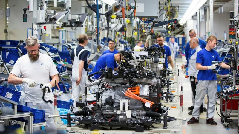 Volkswagen сокращает рабочие места и приостанавливает разработку новых моделей
