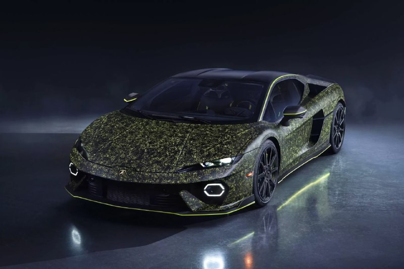 Lamborghini представила уникальный кастомный суперкар Temerario Lamborghini представила уникальный кастомный суперкар Temerario