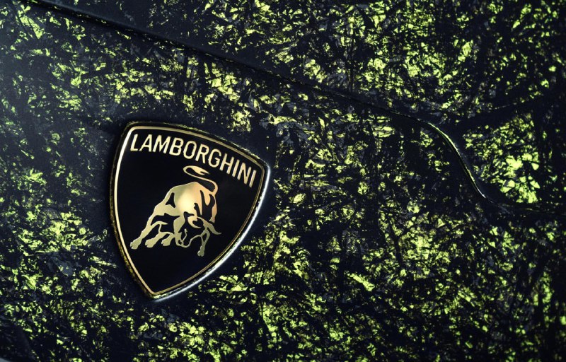Lamborghini представила уникальный кастомный суперкар Temerario Lamborghini представила уникальный кастомный суперкар Temerario