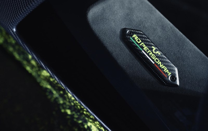 Lamborghini представила уникальный кастомный суперкар Temerario Lamborghini представила уникальный кастомный суперкар Temerario