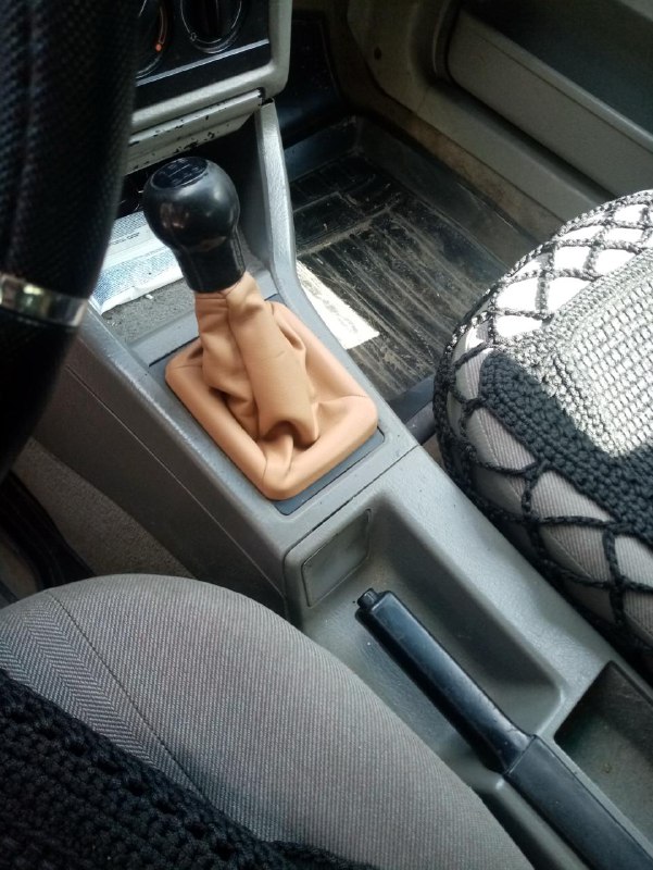 Оригинальные и практичные чехлы для рычага КПП: идеи тюнинга салона авто