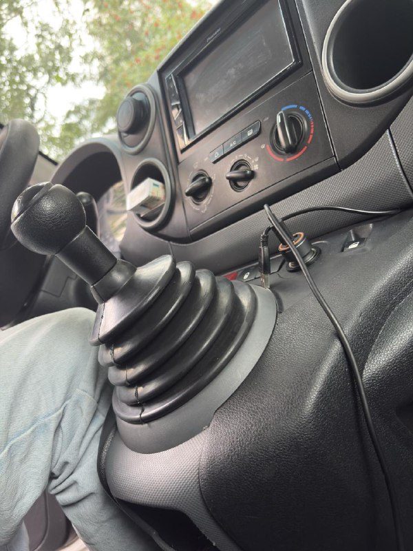 Оригинальные и практичные чехлы для рычага КПП: идеи тюнинга салона авто