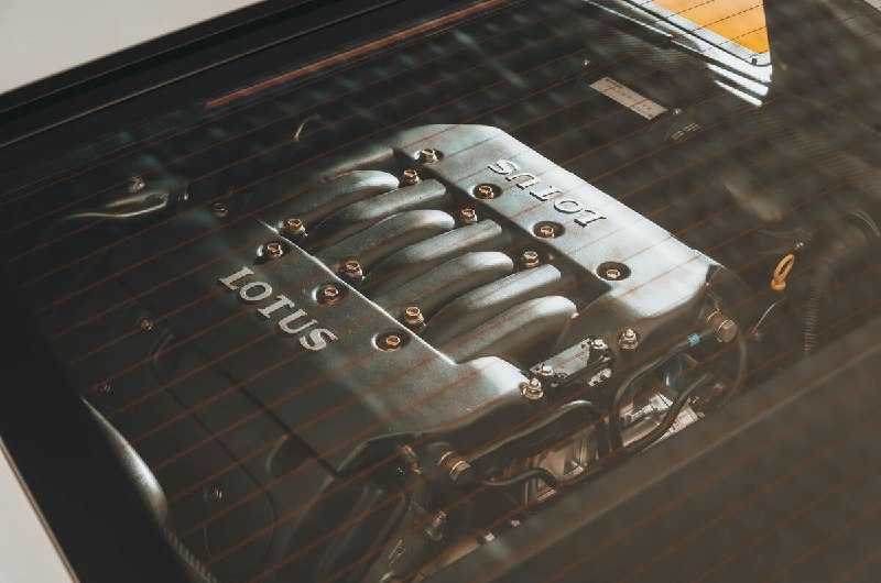 Возрождение легендарного Lotus Esprit S1 с мощным двигателем и современными технологиями Возрождение легендарного Lotus Esprit S1 с мощным двигателем и современными технологиями
