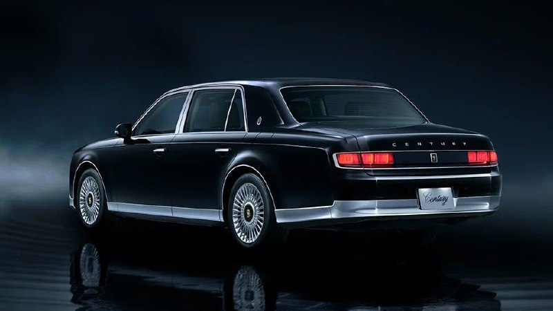 Обновленный Toyota Century: классика с современными технологиями Обновленный Toyota Century: классика с современными технологиями