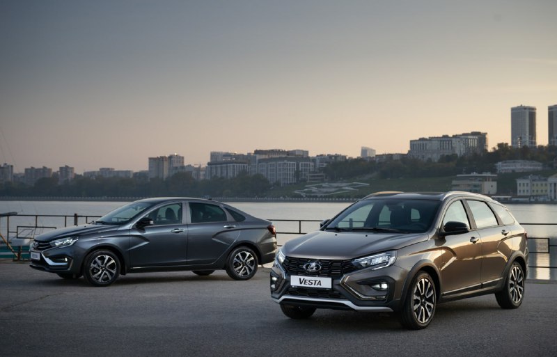 АвтоВАЗ исключил из ассортимента недорогие комплектации Lada Vesta с 1,8-литровым двигателем и вариатором