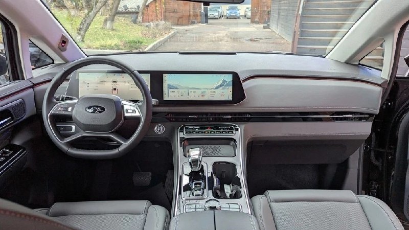 Новый минивэн JAC RF8 оценен в 4,8 миллиона рублей: позиционная конкуренция с Sollers SP7 Новый минивэн JAC RF8 оценен в 4,8 миллиона рублей: позиционная конкуренция с Sollers SP7
