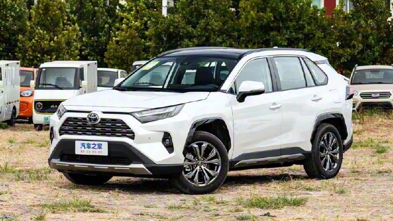 Geely Monjaro остается по итогам 10 месяцев 2025 года самым популярным в Китае бензиновым кроссовером, если верить статистике Китайской ассоциации легковых автомобилей (CPCA).С января по октябрь 2025 года этот автомобиль выбрали 220 916 покупателей. Geely Monjaro остается по итогам 10 месяцев 2025 года самым популярным в Китае бензиновым кроссовером, если верить статистике Китайской ассоциации легковых автомобилей (CPCA).С января по октябрь 2025 года этот автомобиль выбрали 220 916 покупателей.