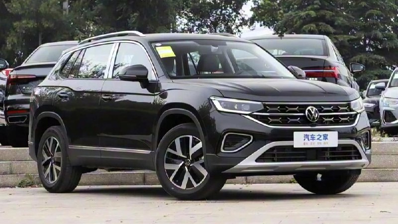 Geely Monjaro остается по итогам 10 месяцев 2025 года самым популярным в Китае бензиновым кроссовером, если верить статистике Китайской ассоциации легковых автомобилей (CPCA).С января по октябрь 2025 года этот автомобиль выбрали 220 916 покупателей. Geely Monjaro остается по итогам 10 месяцев 2025 года самым популярным в Китае бензиновым кроссовером, если верить статистике Китайской ассоциации легковых автомобилей (CPCA).С января по октябрь 2025 года этот автомобиль выбрали 220 916 покупателей.