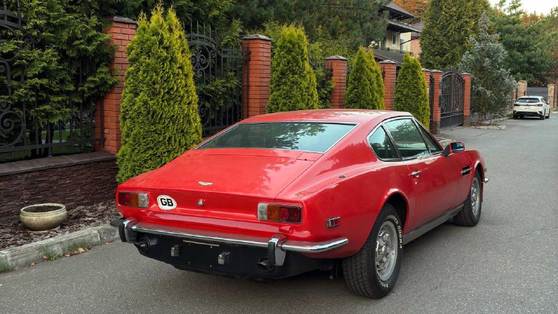 Редкий классический Aston Martin V8 Vantage 1977 года попал на DRIVE2 Редкий классический Aston Martin V8 Vantage 1977 года попал на DRIVE2