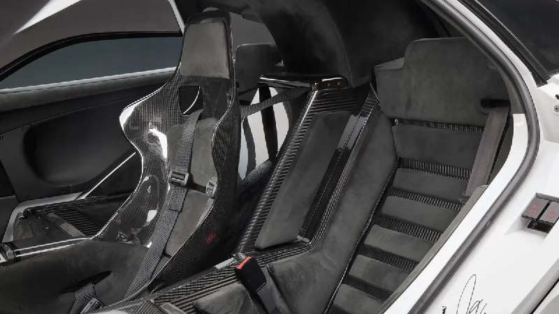 Самый дорогой McLaren F1 продан на аукционе в Абу-Даби за рекордную сумму Самый дорогой McLaren F1 продан на аукционе в Абу-Даби за рекордную сумму