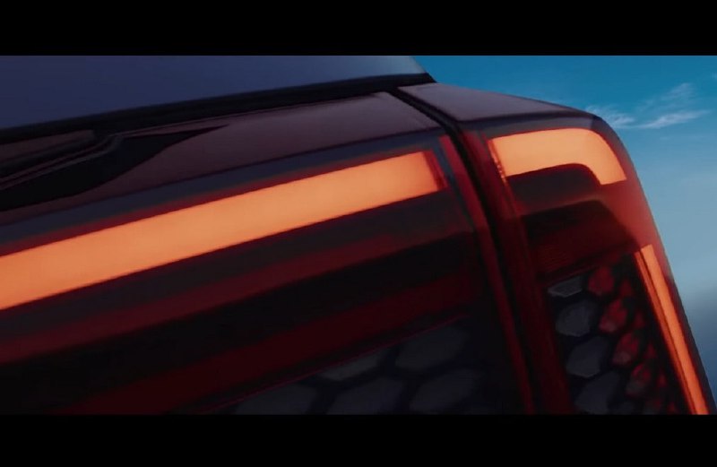 Обновлённая Mahindra XUV700 получит новое название и дизайн Обновлённая Mahindra XUV700 получит новое название и дизайн