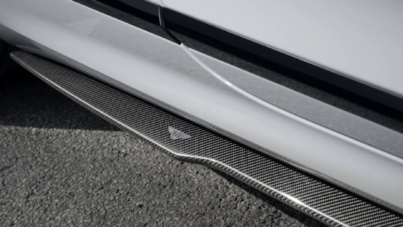 Bentley представила углеволоконный тюнинг-пакет для моделей Continental GT и Flying Spur