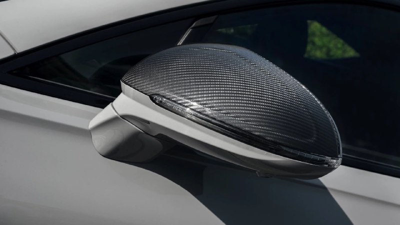 Bentley представила углеволоконный тюнинг-пакет для моделей Continental GT и Flying Spur