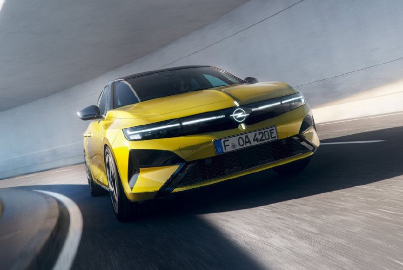 Обновленный Opel Astra: новый облик и усовершенствованная батарея для повышения привлекательности