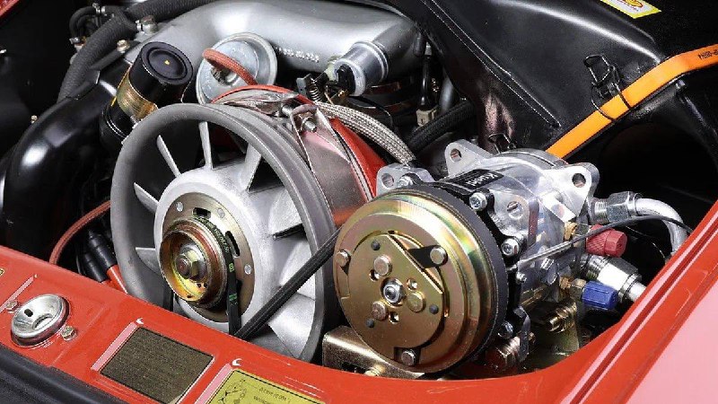 Реставрированный Porsche 911 Turbo (930) 1977 года выставлен на аукцион в США Реставрированный Porsche 911 Turbo (930) 1977 года выставлен на аукцион в США