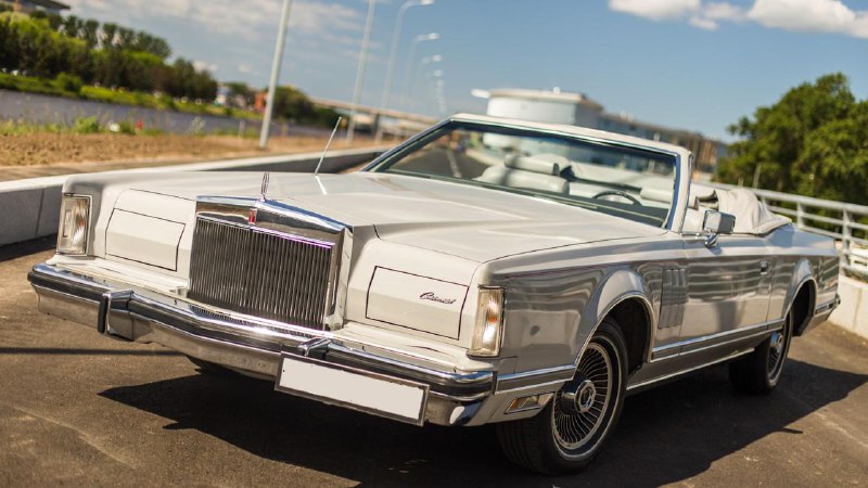 Редкий кабриолет Lincoln Mark V 1977 года — жемчужина коллекции