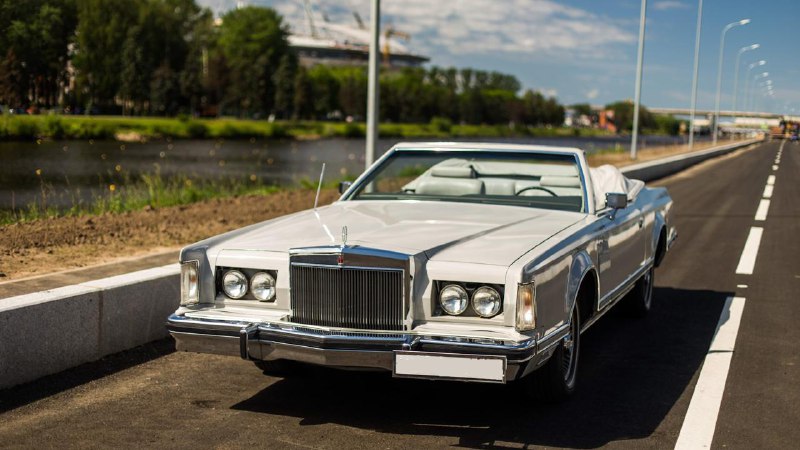 Редкий кабриолет Lincoln Mark V 1977 года — жемчужина коллекции