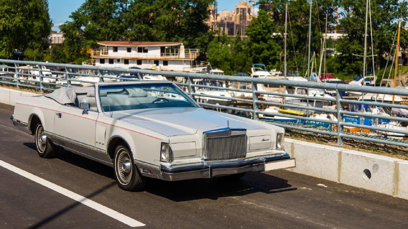 Редкий кабриолет Lincoln Mark V 1977 года — жемчужина коллекции