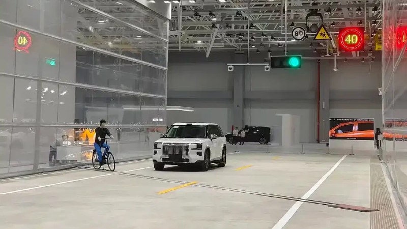 Гигантский центр автомобильной безопасности открыт компанией Geely Гигантский центр автомобильной безопасности открыт компанией Geely