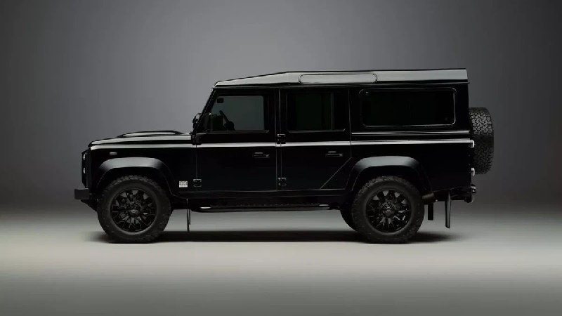 Land Rover представляет модернизированный Defender в стиле Octa Land Rover представляет модернизированный Defender в стиле Octa