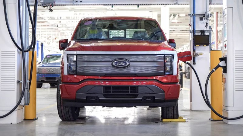 Ford отменяет крупные электромобили и списывает значительные вложения Ford отменяет крупные электромобили и списывает значительные вложения