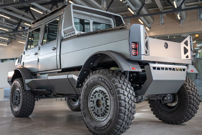 Mercedes преобразовал Unimog в грузовой пикап в честь 80-летия модели Mercedes преобразовал Unimog в грузовой пикап в честь 80-летия модели