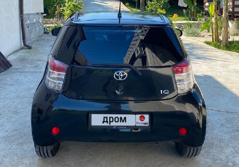 Обзор владельца Toyota iQ: плюсы и минусы компактного автомобиля Обзор владельца Toyota iQ: плюсы и минусы компактного автомобиля