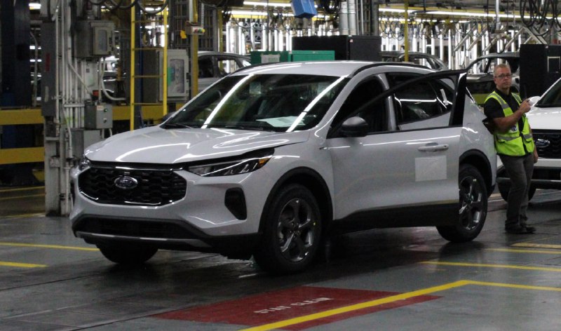Ford прекращает производство Escape и Corsair в США ради перехода на электромобили Ford прекращает производство Escape и Corsair в США ради перехода на электромобили
