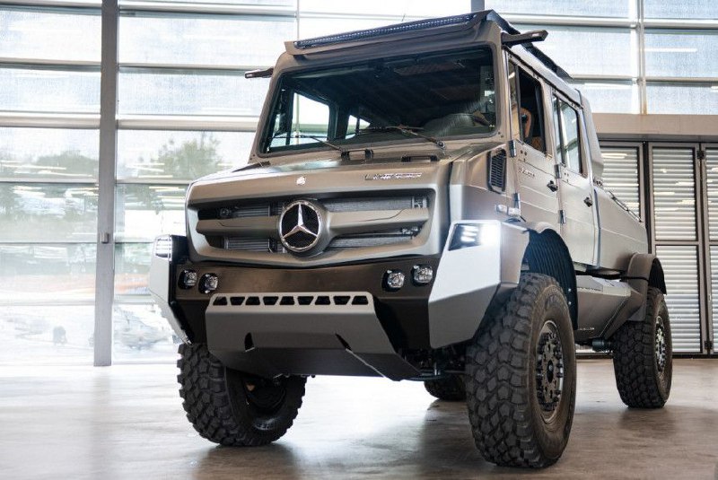 Юбилейный Mercedes Unimog примерил люксовый костюмВ следующем году легендарный немецкий вездеход Mercedes Unimog отмечает свое 80-летие.