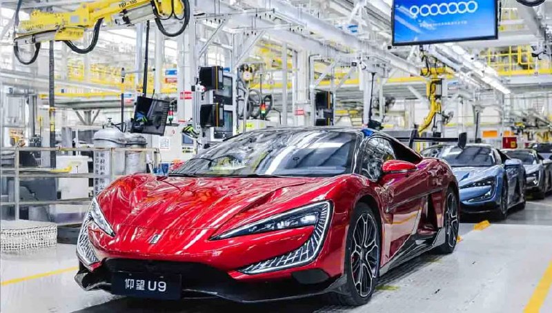 Китайский автопроизводитель BYD стал мировым лидером по выпуску электрифицированных автомобилей
