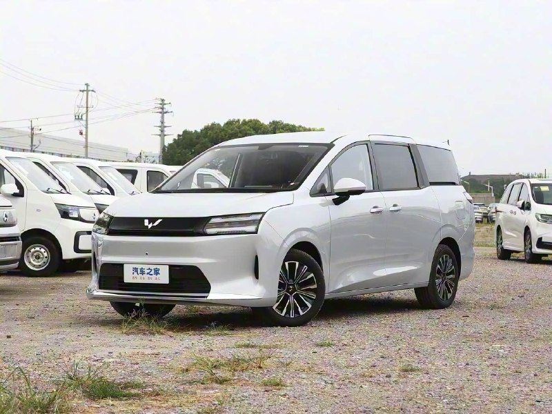 Доставка китайских премиальных минивэнов: новый электромобиль Wuling Starlight 730 для российского рынка Доставка китайских премиальных минивэнов: новый электромобиль Wuling Starlight 730 для российского рынка