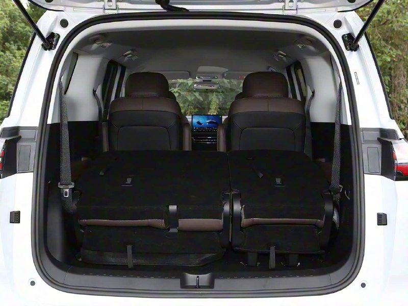 Доставка китайских премиальных минивэнов: новый электромобиль Wuling Starlight 730 для российского рынка Доставка китайских премиальных минивэнов: новый электромобиль Wuling Starlight 730 для российского рынка