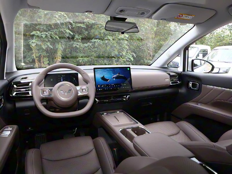Доставка китайских премиальных минивэнов: новый электромобиль Wuling Starlight 730 для российского рынка Доставка китайских премиальных минивэнов: новый электромобиль Wuling Starlight 730 для российского рынка