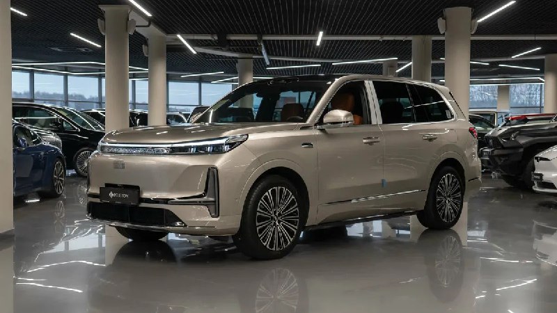 В России появился новый мощный кроссовер Geely Galaxy M9