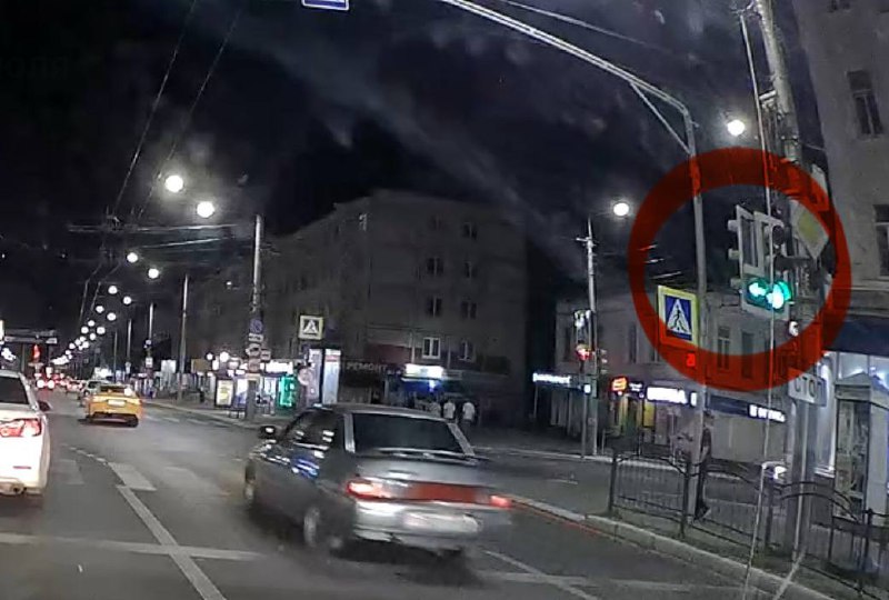 Опасность при повороте на зеленый сигнал светофора Опасность при повороте на зеленый сигнал светофора