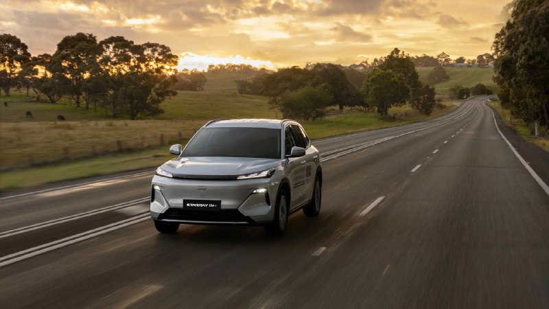 Гибридный Geely EX5 EM-i установил рекорд автономности в Австралии Гибридный Geely EX5 EM-i установил рекорд автономности в Австралии