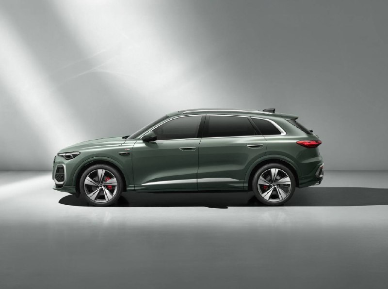 Запуск предзаказа на новый Audi Q5 с автопилотом Huawei в Китае