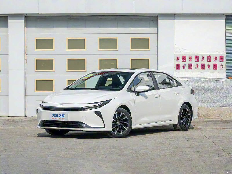 В Китае начались продажи обновленной модели Toyota Corolla В Китае начались продажи обновленной модели Toyota Corolla