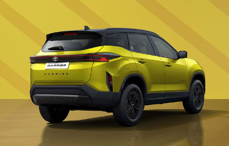 Новые бензиновые версии кроссоверов Tata Harrier и Safari