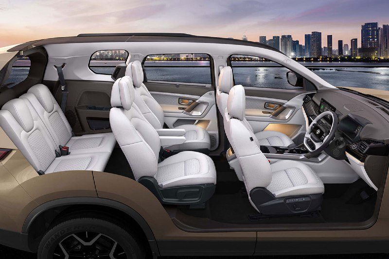 Новые бензиновые версии кроссоверов Tata Harrier и Safari