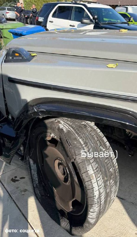 Российская женщина на Mercedes задержала грабителей, совершивших взлом её дома в Лос-Анджелесе Российская женщина на Mercedes задержала грабителей, совершивших взлом её дома в Лос-Анджелесе