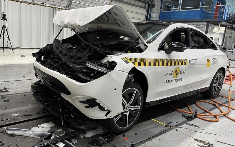Новые Mazda и Mercedes испытали в краш-тестах🔹Mazda CX-5Что касается Mazda CX-5, то эксперты Euro NCAP оценили защиту водителя и взрослых пассажиров в кроссовере на 90%, детей — на 89%, а пешеходов — на 93%. Новые Mazda и Mercedes испытали в краш-тестах🔹Mazda CX-5Что касается Mazda CX-5, то эксперты Euro NCAP оценили защиту водителя и взрослых пассажиров в кроссовере на 90%, детей — на 89%, а пешеходов — на 93%.