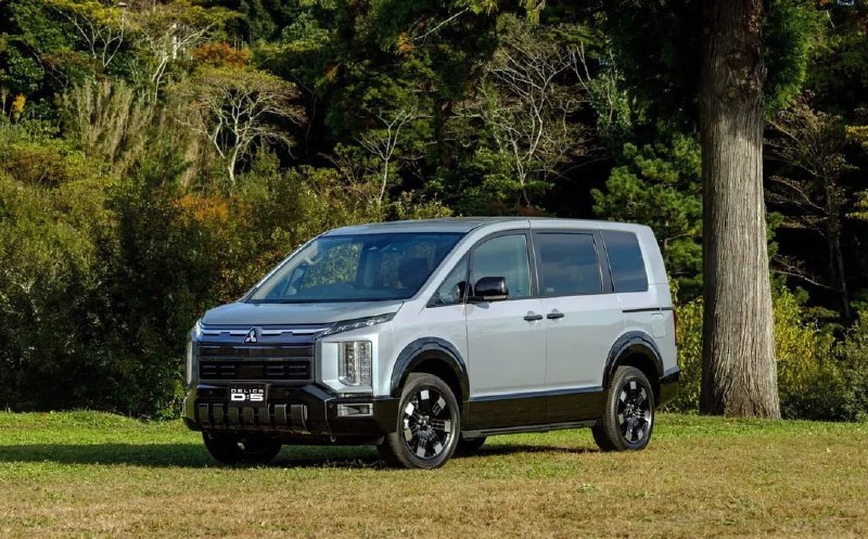 Обновленный Mitsubishi Delica D:5: новые внешние и внутренние характеристики Обновленный Mitsubishi Delica D:5: новые внешние и внутренние характеристики