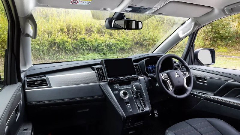Обновленный Mitsubishi Delica D:5: новые внешние и внутренние характеристики Обновленный Mitsubishi Delica D:5: новые внешние и внутренние характеристики