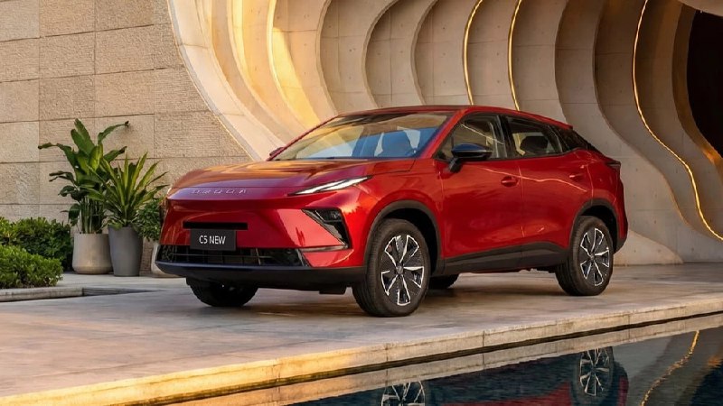 Обновления и премьерные показы новых моделей автомобилей брендов Omoda и Jaecoo в России перед Новым годом