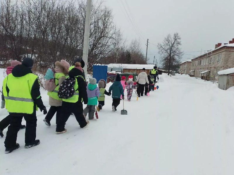 Внимание родителей: меры безопасности для детей на дороге во время зимних каникул
