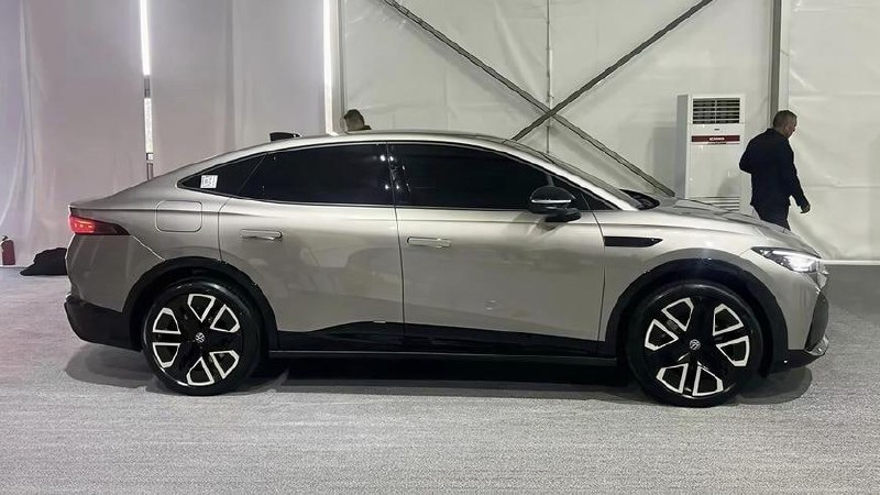 Раскрыт новый электроседан от Volkswagen В Сети появились шпионские снимки нового батарейного седана Volkswagen ID.Unyx 07, разработанного совместно с Xpeng.