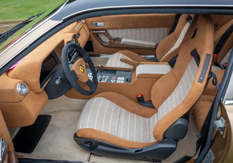 Преобразование классической Ferrari 412 в современное произведение искусства